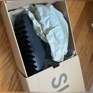 Yzy Slides - kids size 6 - adidas. New in box.